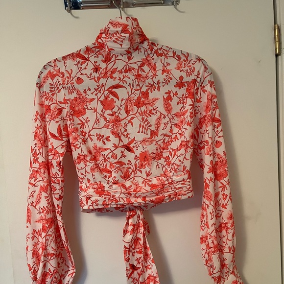 NWT - LORNA LUXE 'PRACTICALLY PERFECT' PORCELAIN PEEKABOO BACK ROSE TOP - - Picture 8 of 10